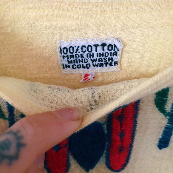 Vintage 60s Indian Cotton Gauze Blouse with Embroidered Butterflies - Picture 5 of 10